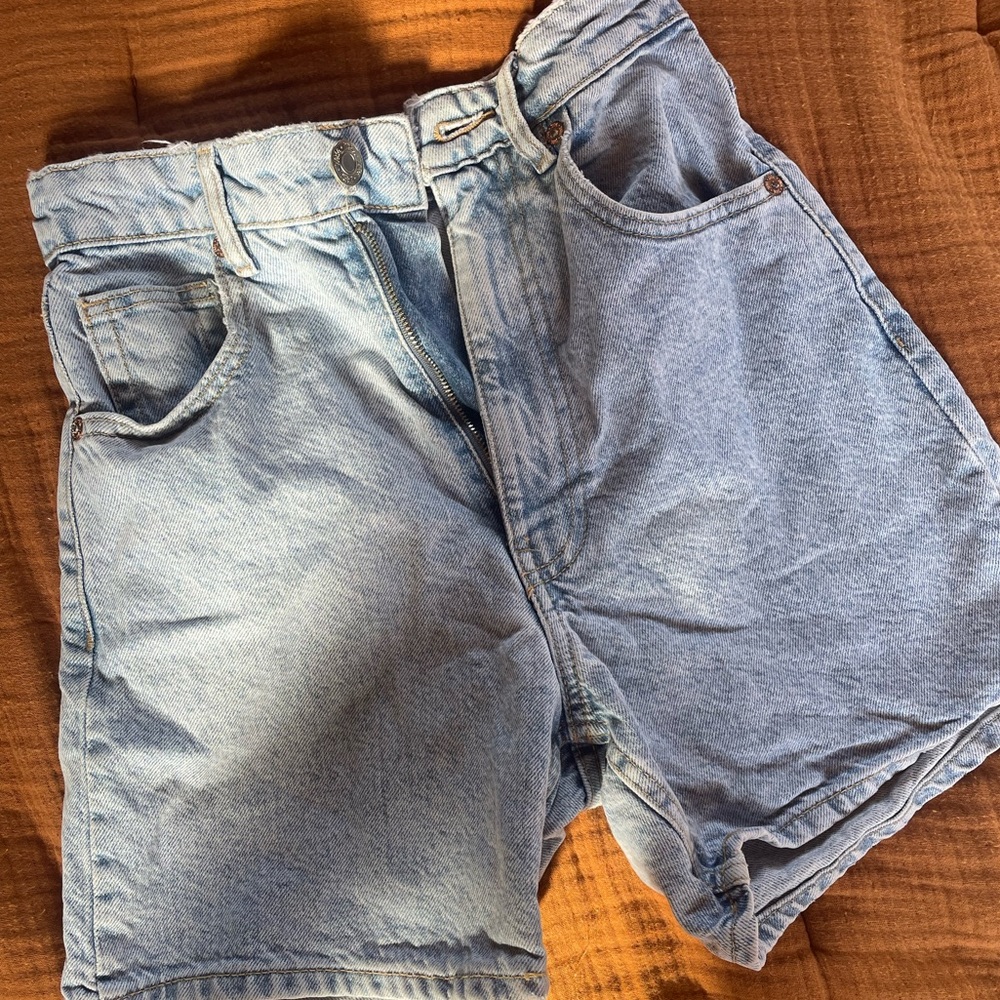 Zara High Waist 90s Shorts